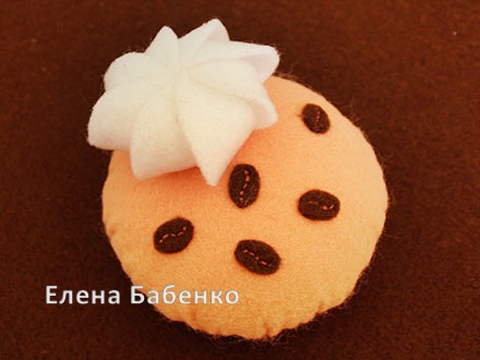 игольница пирожное из фетра