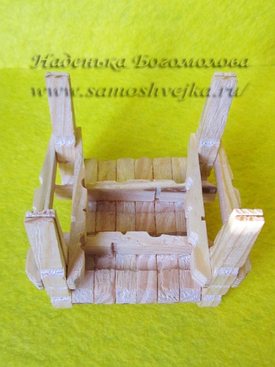 стул из прищепок для куклы